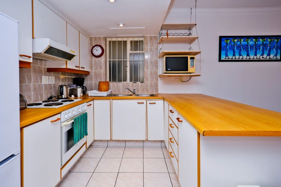 To Let 2 Bedroom Property for Rent in Sea Point Western Cape